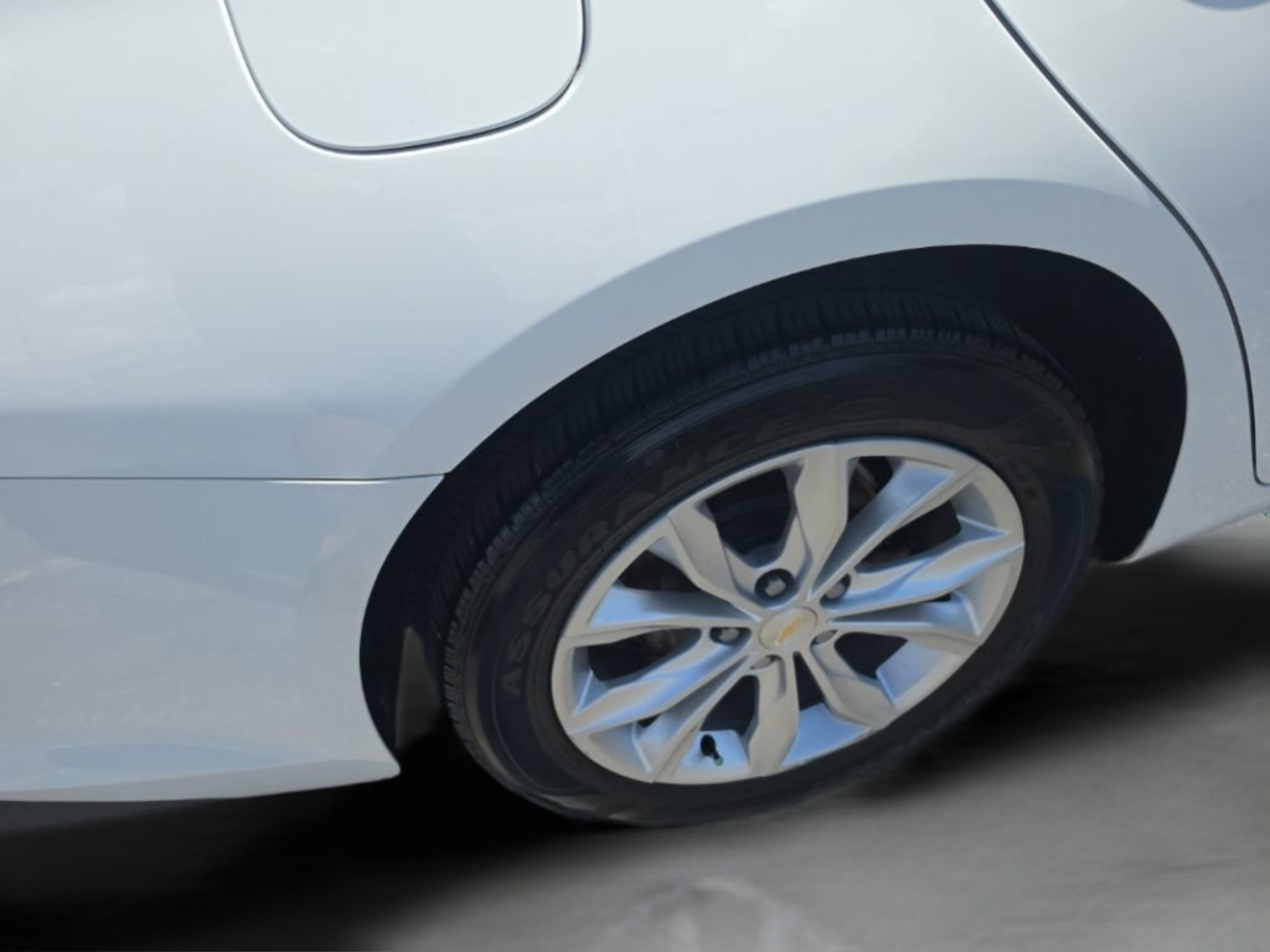 Used 2022 Summit White Chevrolet LT image 32