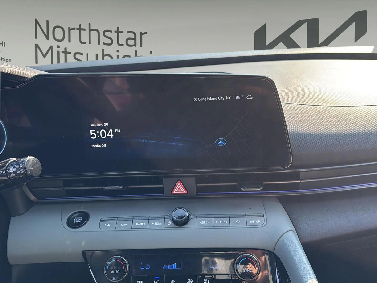 Used 2024 Fluid Metal Hyundai Limited image 12