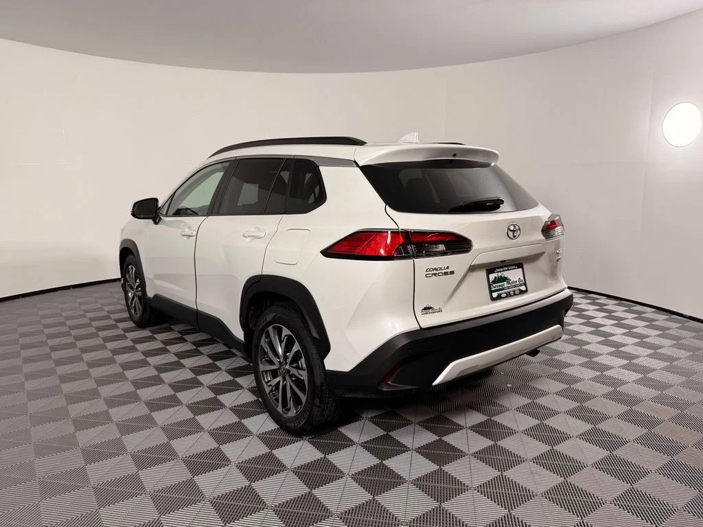 Used 2023 Beige Toyota XLE image 11