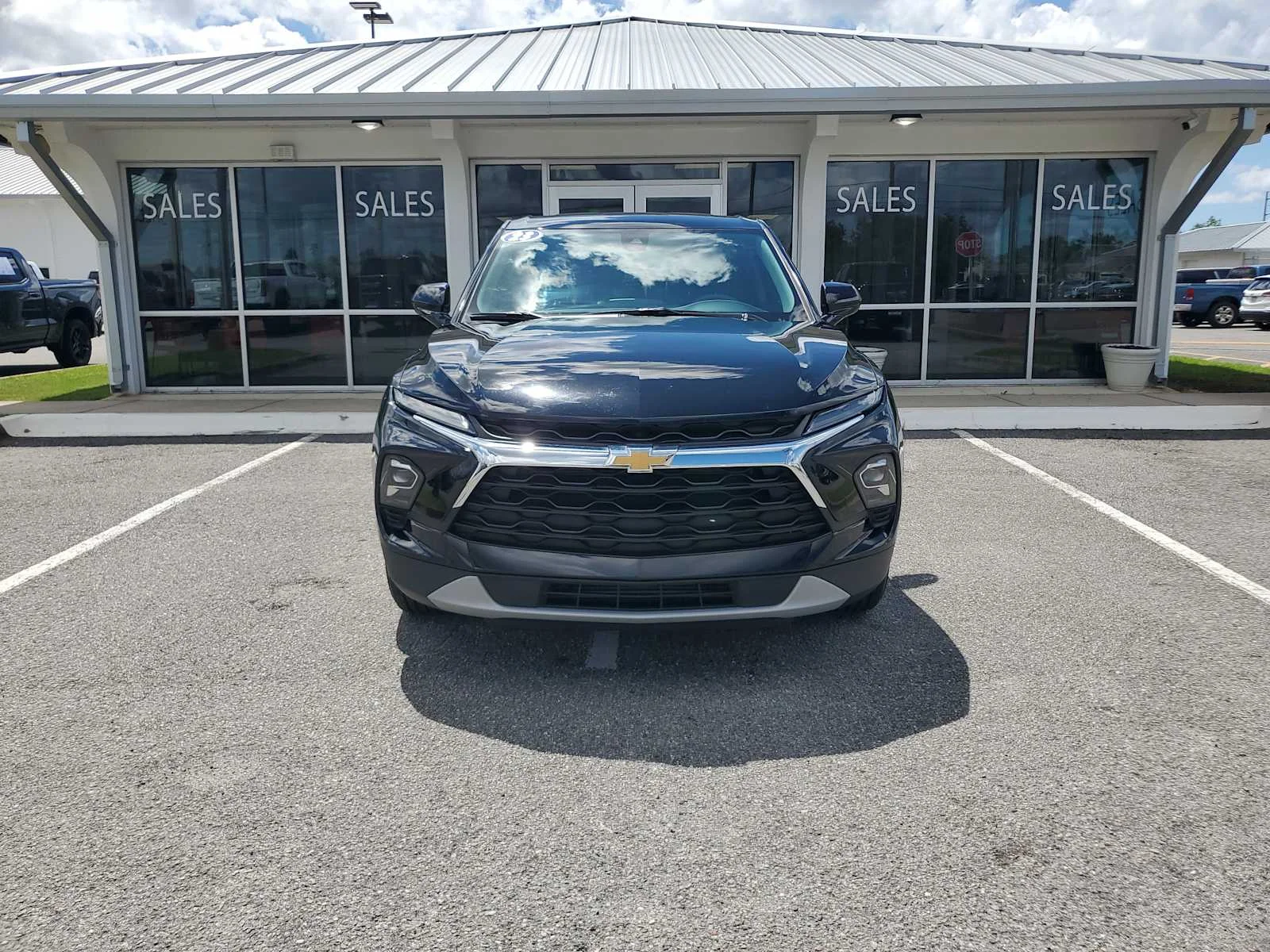 Used 2023 BLACK Chevrolet LT image 10