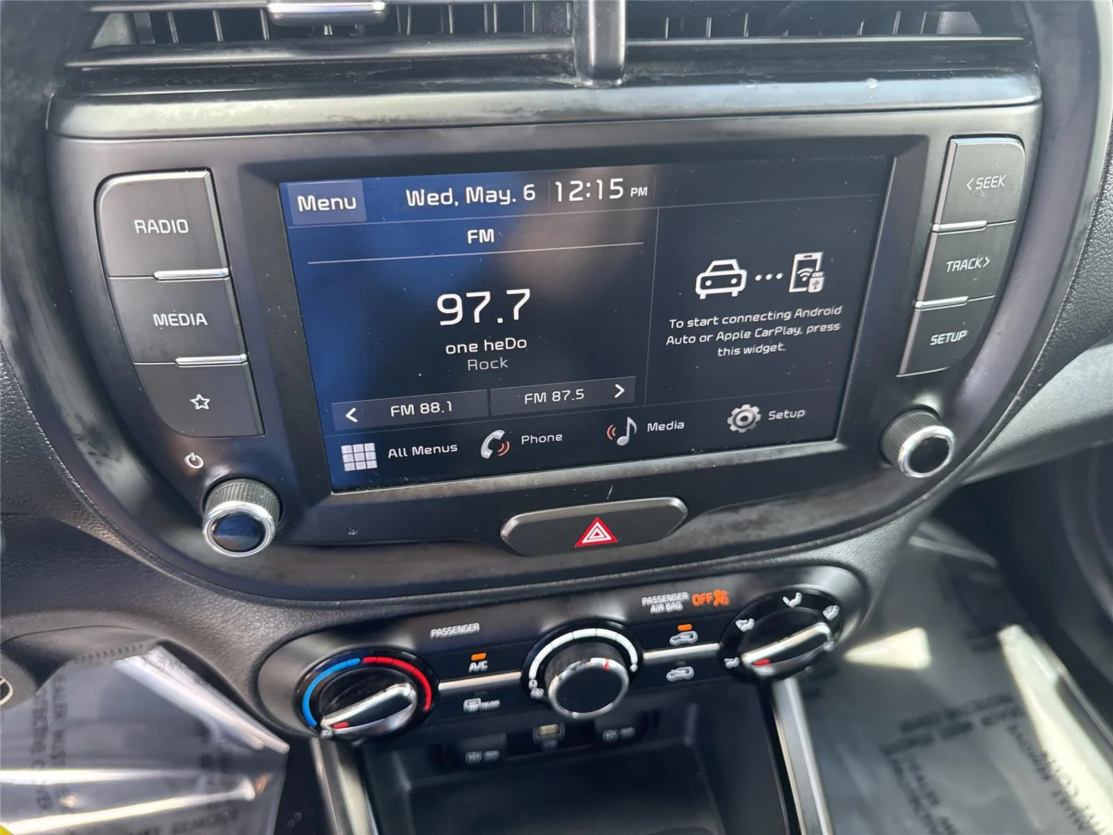 Used 2023 Snow White Pearl Kia LX image 25