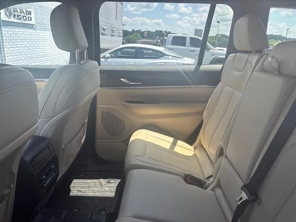 Used 2025 Gray Jeep Limited image 19