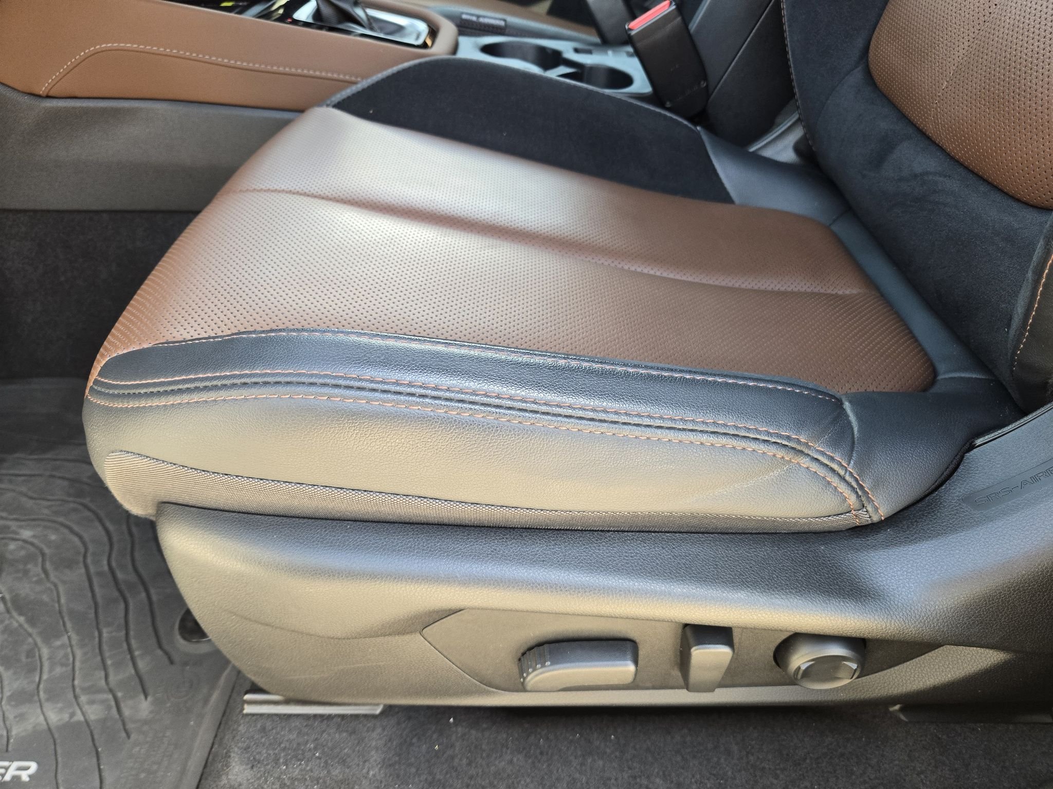 Used 2025 Crystal White Pearl Subaru Touring image 24