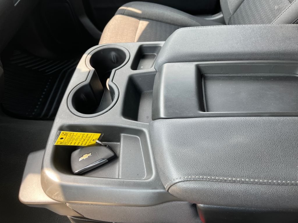 Used 2023 White Chevrolet Custom image 20