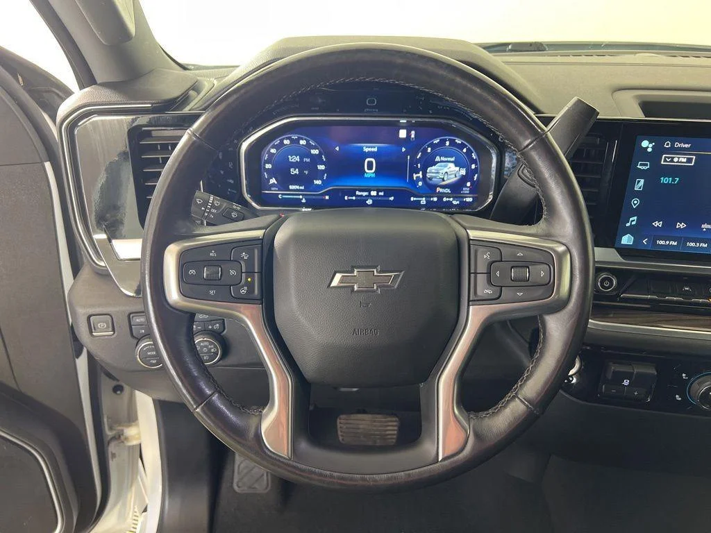 Used 2022 Summit White Chevrolet RST image 11