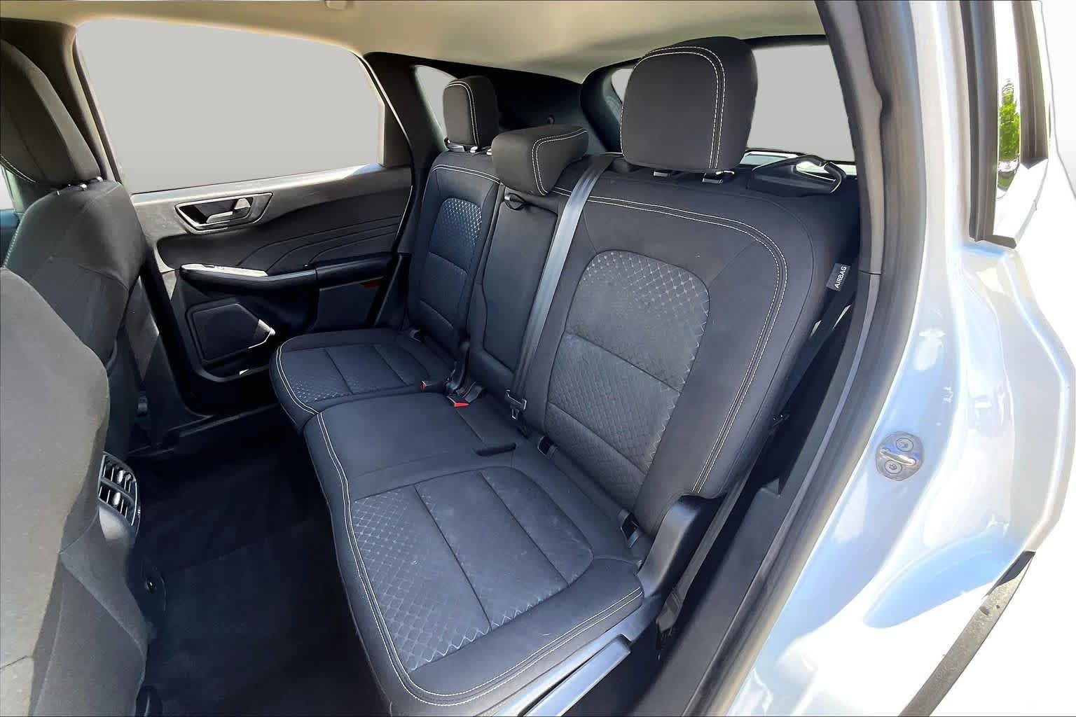 Used 2023 Oxford White Ford Active image 19