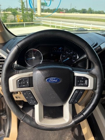 Used 2019 Gray Ford LARIAT image 19