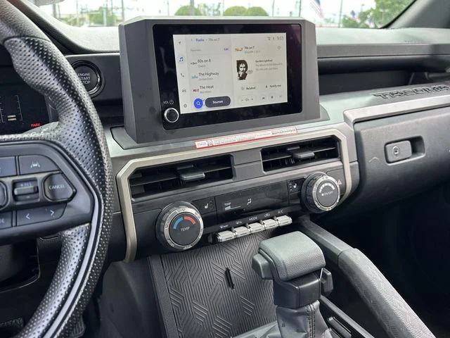 Used 2025  Toyota SR5 image 18