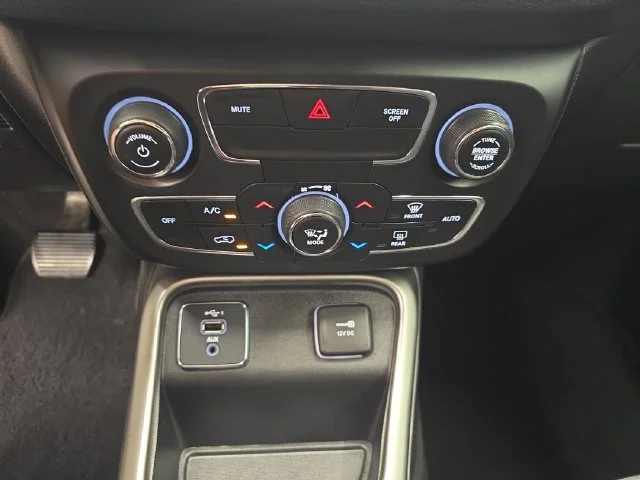 Used 2019 Diamond Black Jeep Sport image 23