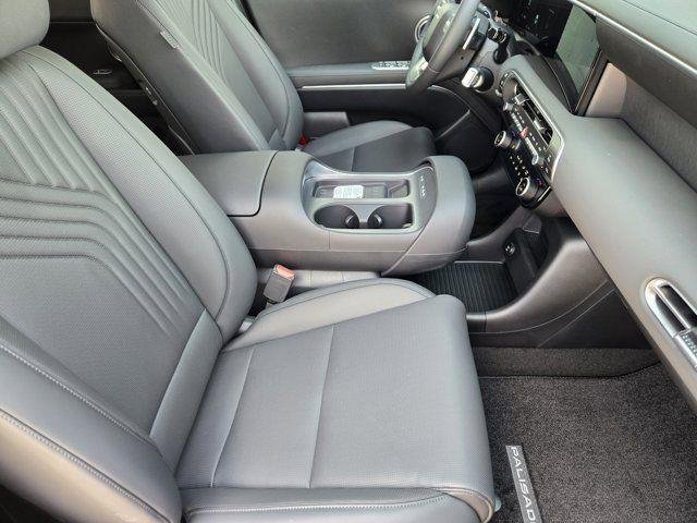 New 2026 Silver Hyundai SEL FWD image 31