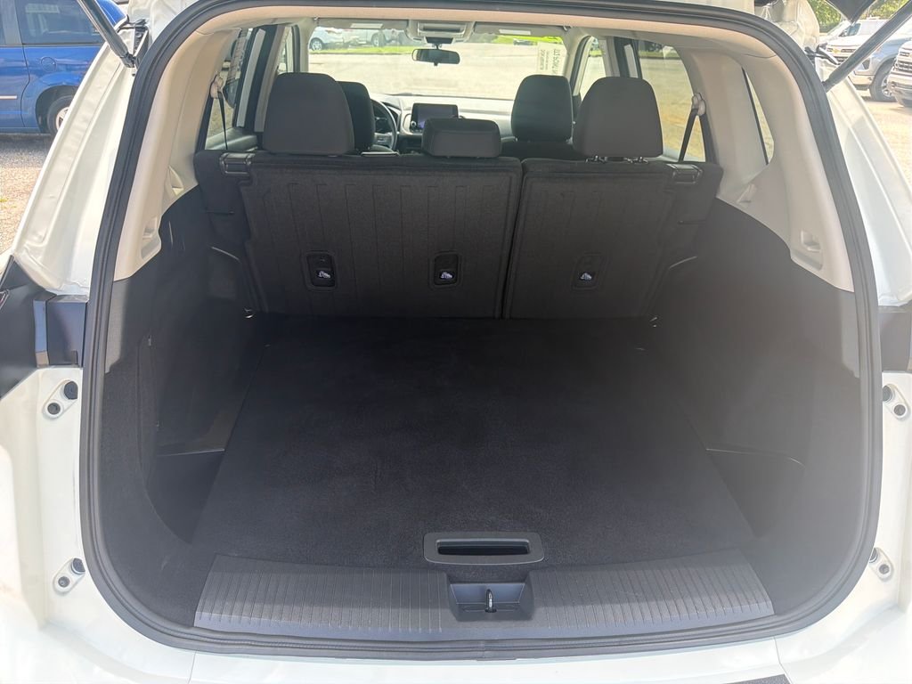 Used 2024 White Nissan S image 9