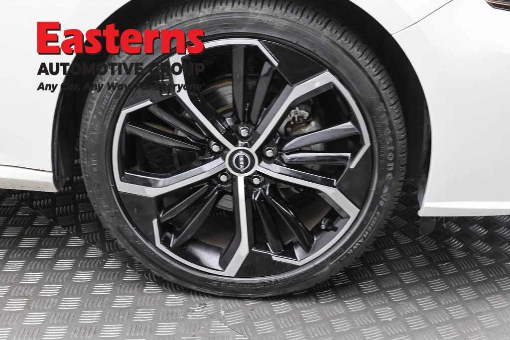 Used 2024 White Nissan 2.5 SR image 31