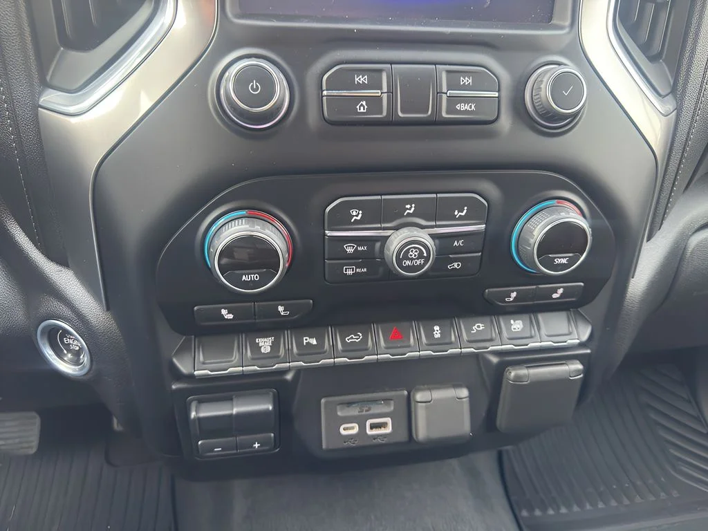 Used 2020 Summit White Chevrolet LT image 22