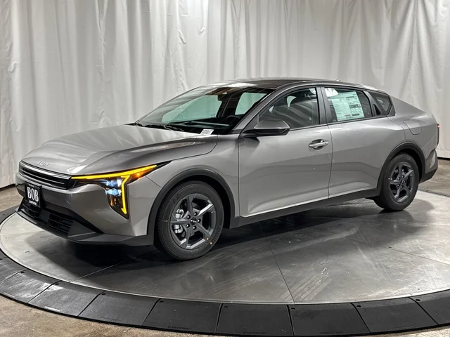 2026 Kia K4 LXS