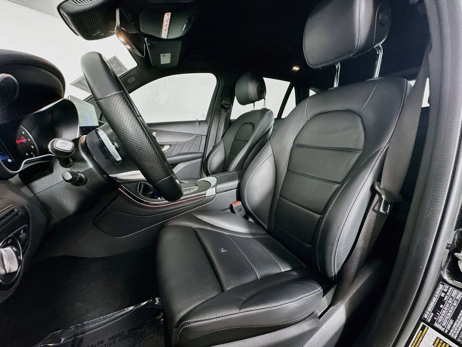 Used 2022 Black Mercedes-Benz GLC 300 image 20