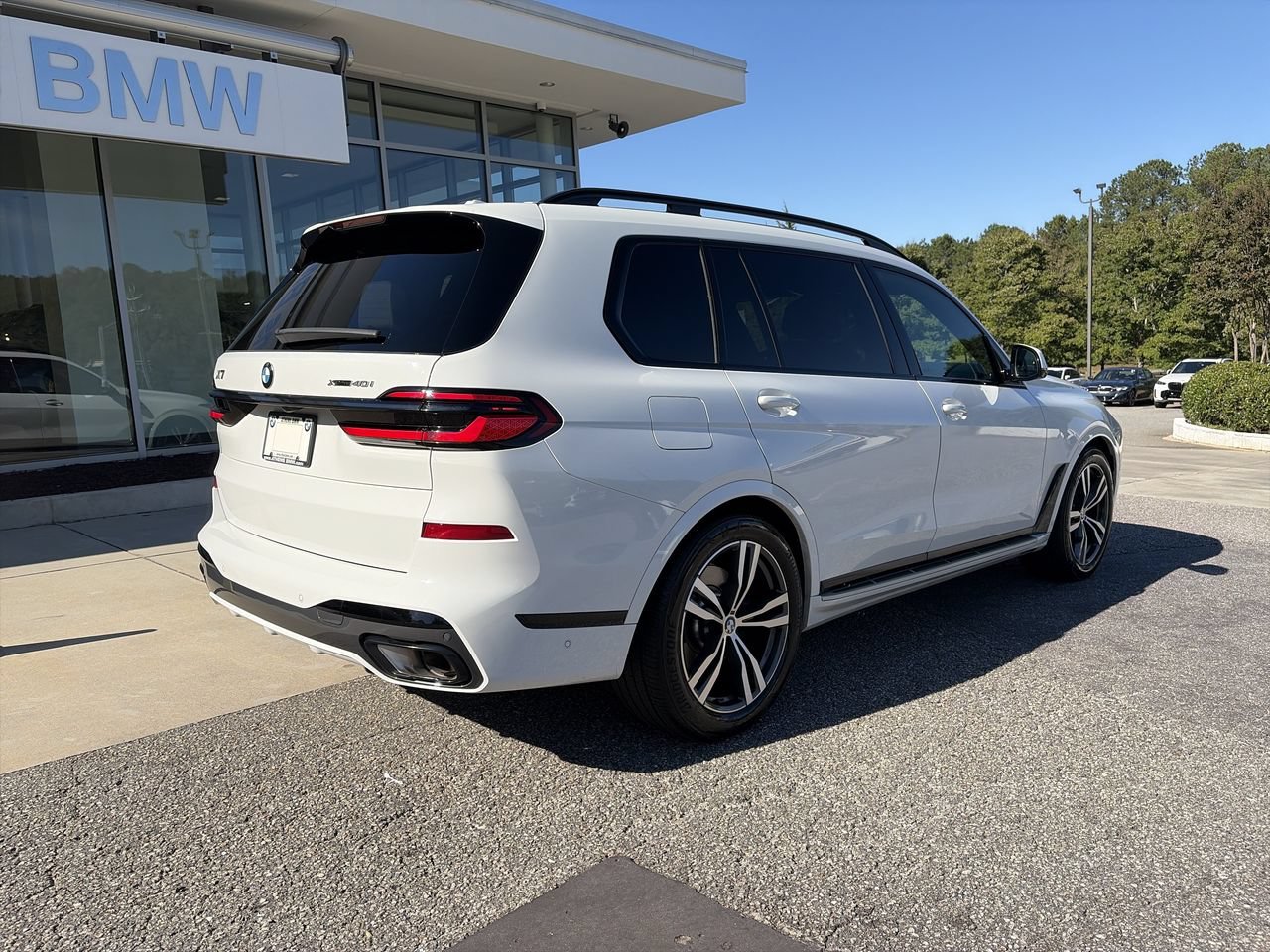 Used 2026 Alpine White BMW xDrive40i image 8