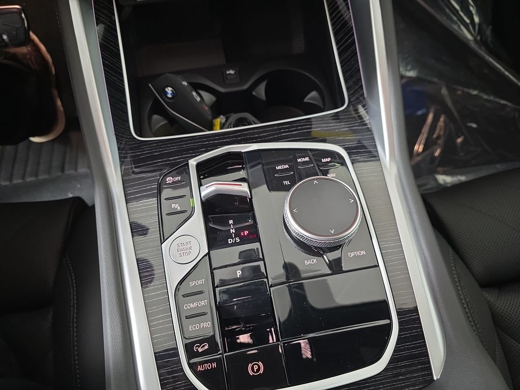 New 2027 Brooklyn Grey Metallic BMW xDrive40i image 25