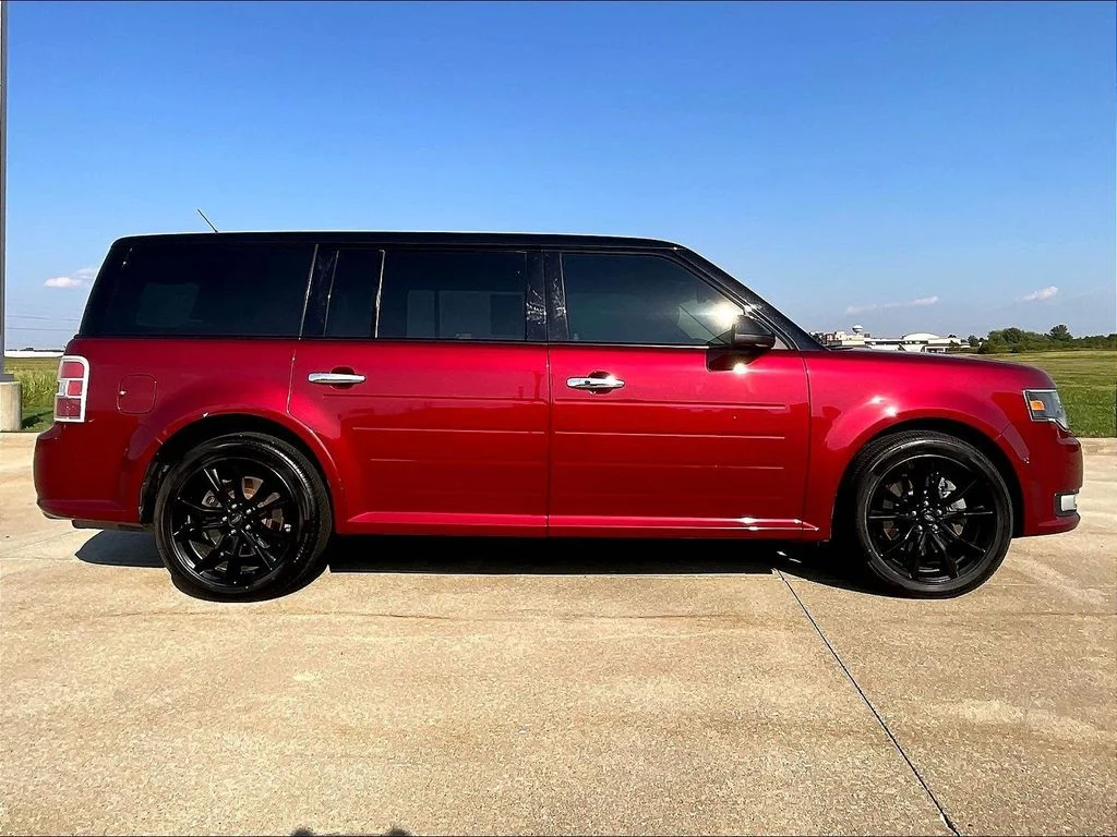 Used 2019 Red Ford SEL image 6