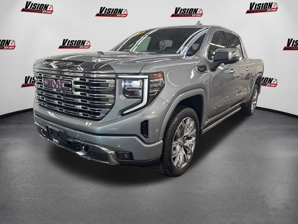 2023 GMC Sierra 4WD Crew Cab Short Box Denali's photo