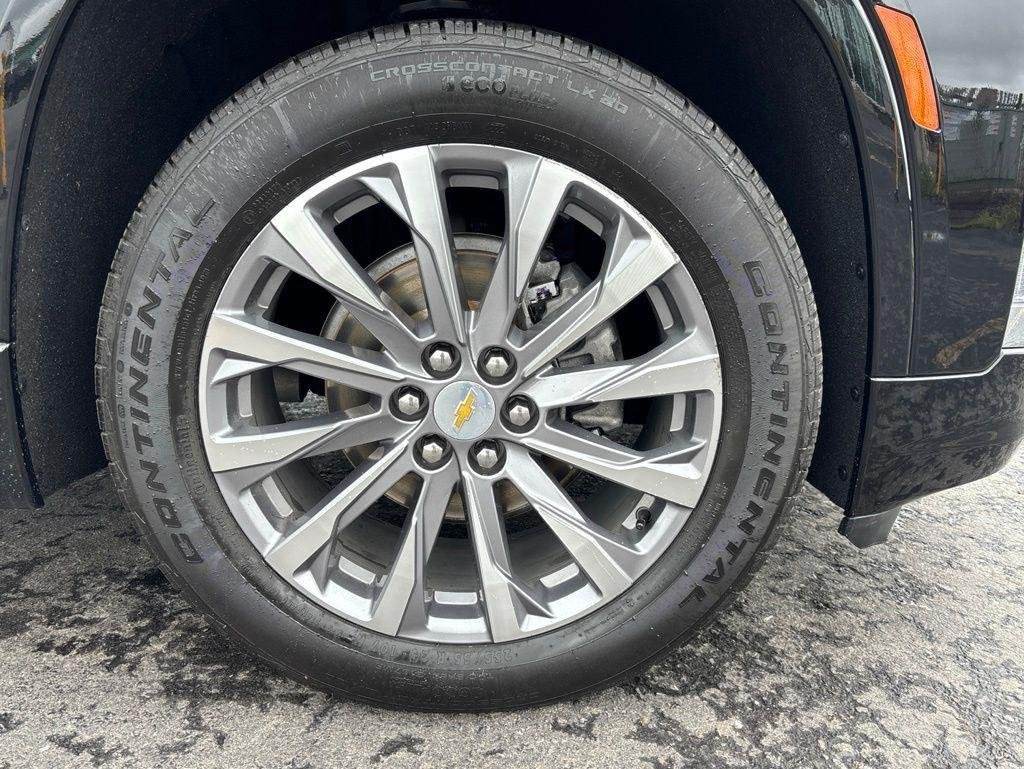 Used 2023 Black Metallic Chevrolet Premier image 9