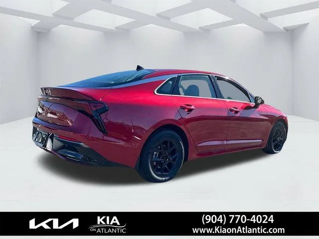2025 Kia K5 LXS - Photo 11