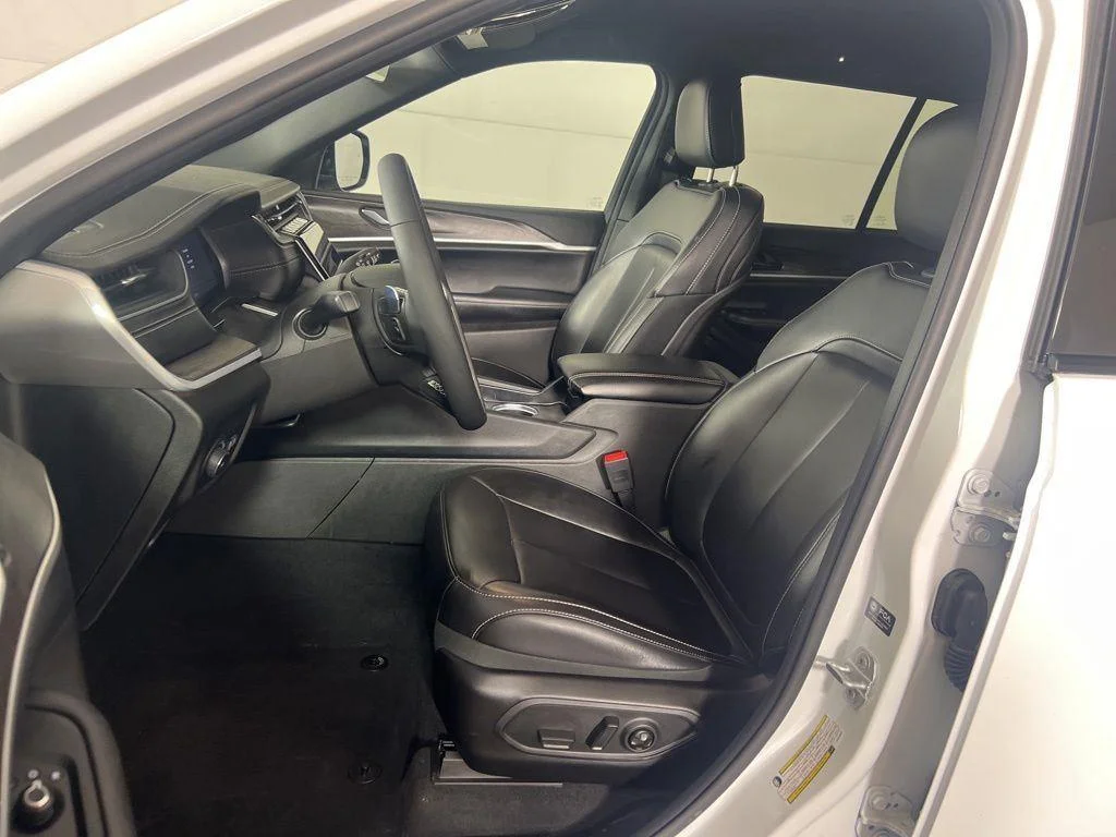 Used 2025 Bright White Clearcoat Jeep Limited image 10