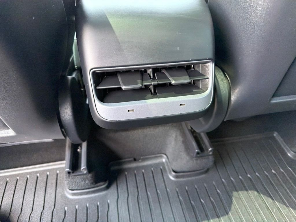 Used 2022 Black Tesla Long Range image 17