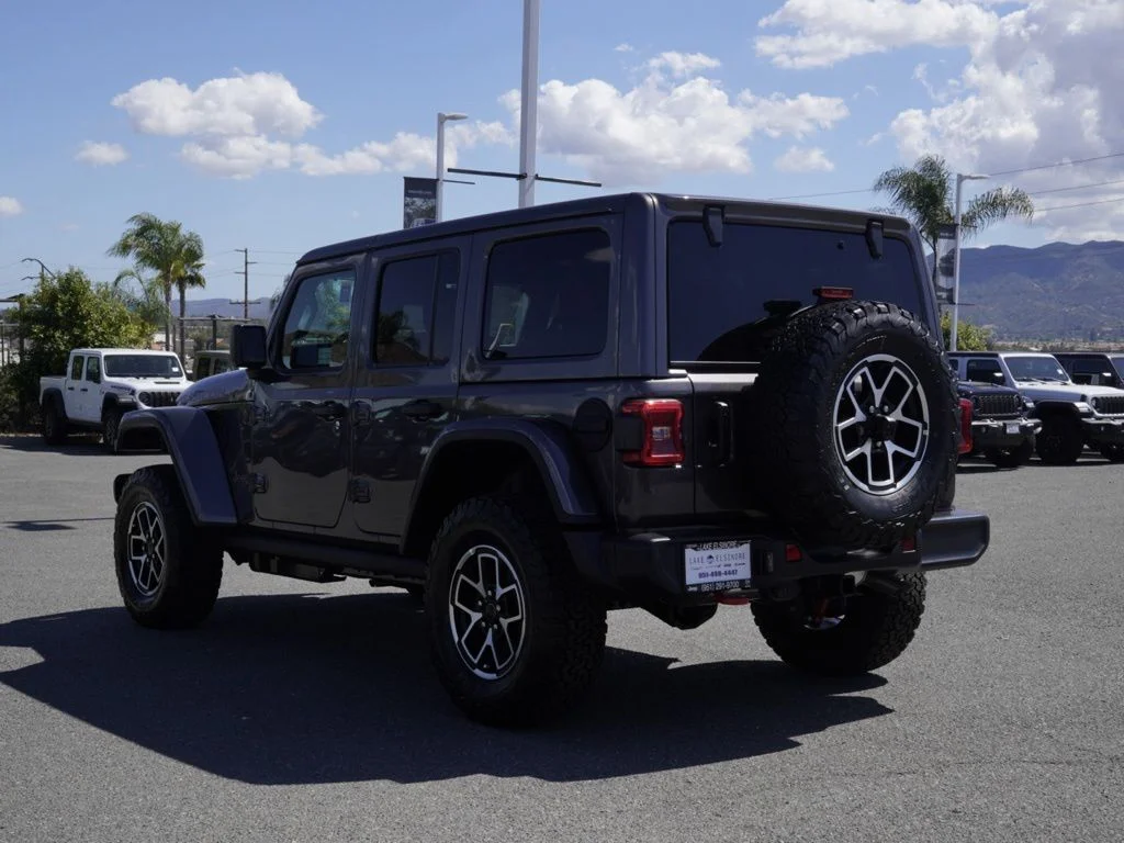 New 2026 Granite Crystal Metallic Clear-Coat Exterior Paint Jeep Rubicon image 5