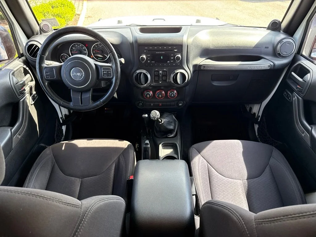 Used 2013 Bright White Jeep Unlimited Sport image 15