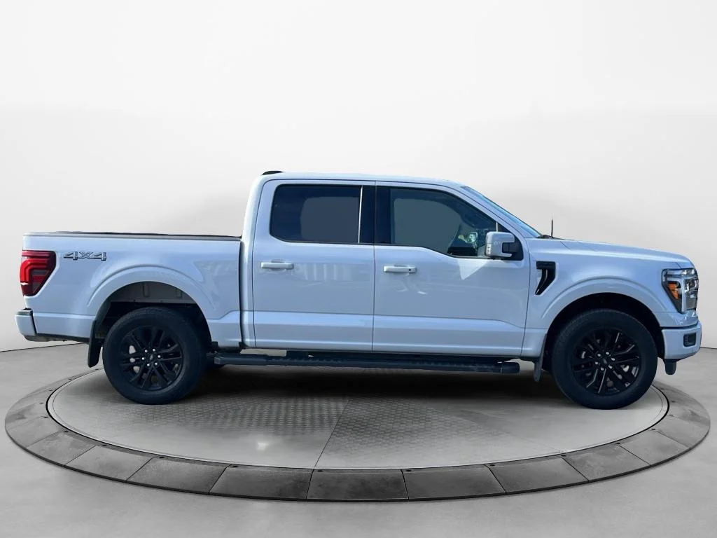 Used 2025 White Ford Lariat image 5