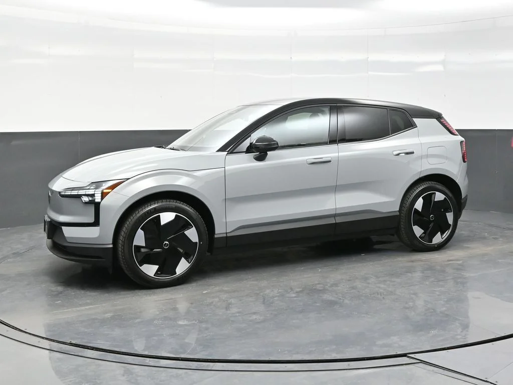 New 2026 Vapour Grey Volvo Twin Motor Performance Plus image 3
