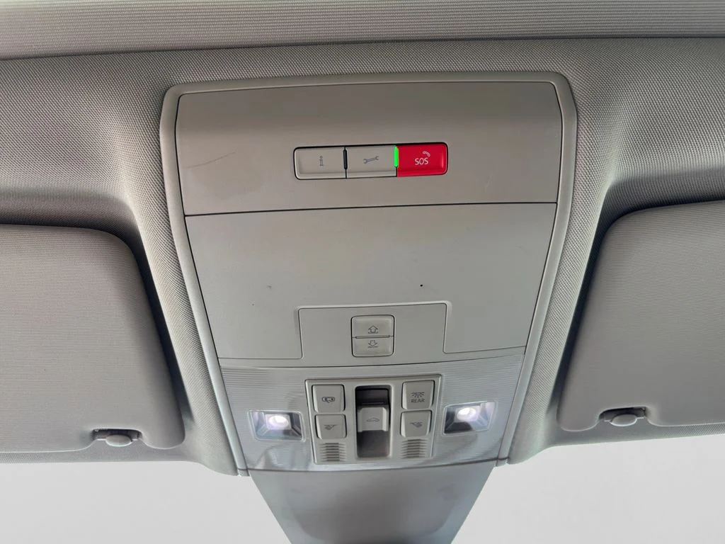 Used 2021 Silver Volkswagen SEL Premium image 32