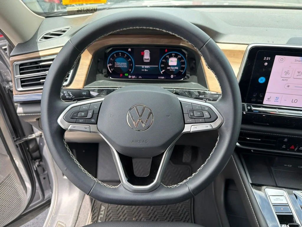 Used 2024 Silver Volkswagen 2.0T SE w/Technology image 9