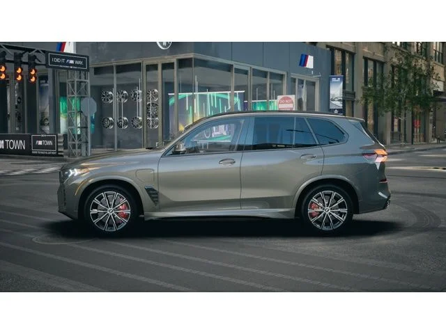 Used 2026 Dravit Grey Metallic BMW xDrive50e image 4