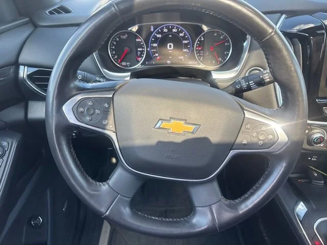 Used 2022 Iridescent Pearl Tricoat Chevrolet High Country image 18