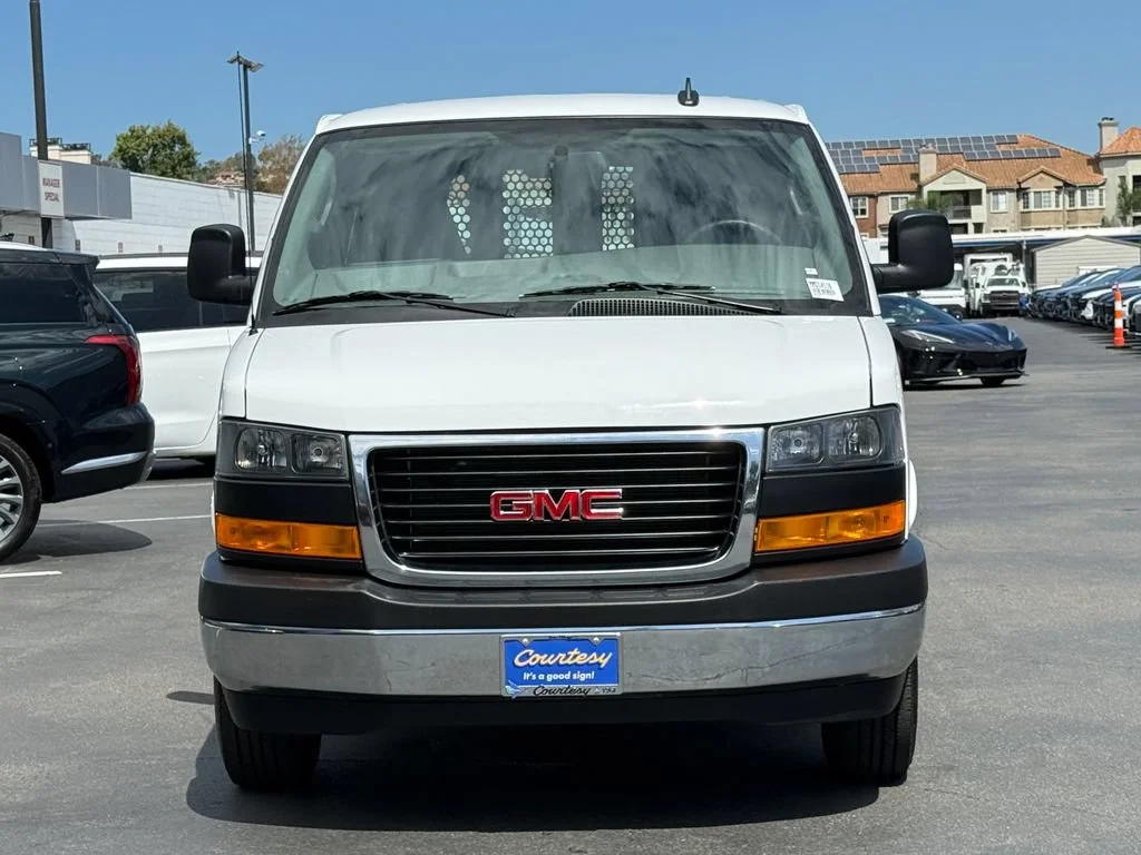 Used 2025 Summit White GMC Work Van image 4