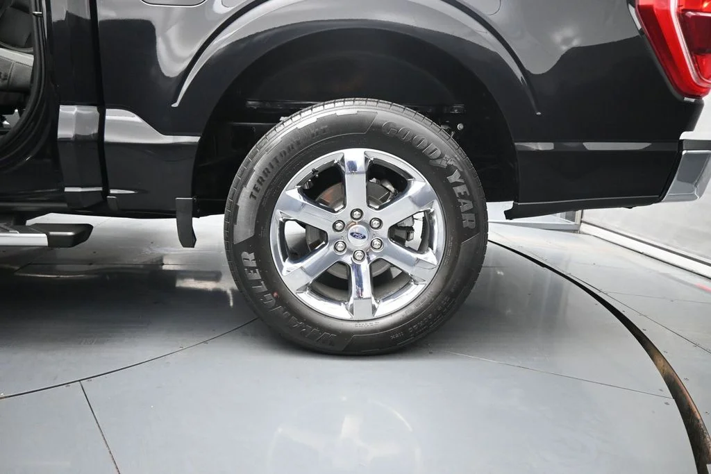 Used 2023 Black Ford XLT image 19