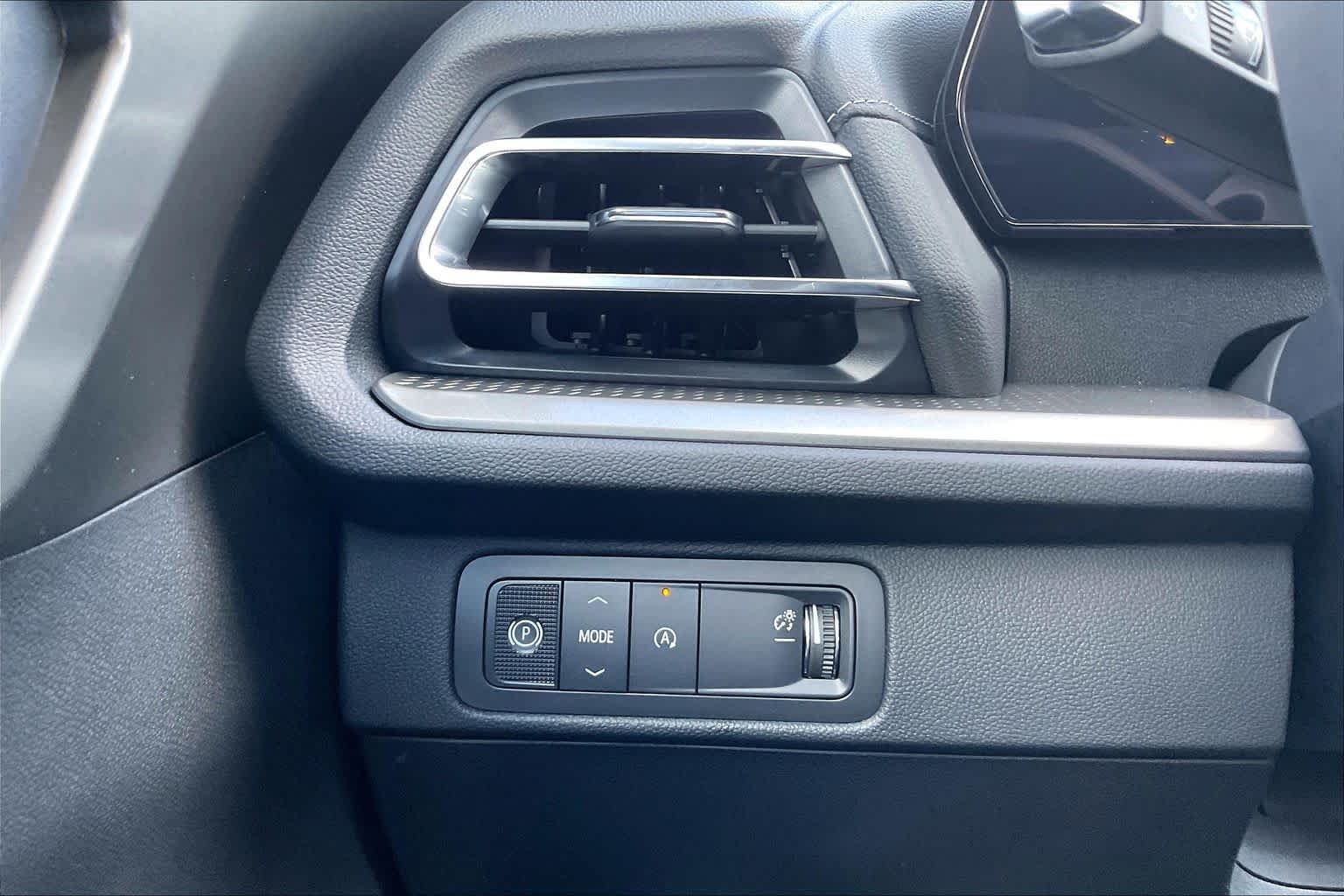 2027 Chevrolet Traverse LT - Photo 18