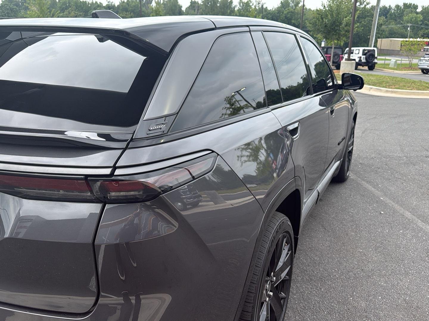 Used 2024 Baltic Gray Metallic Clearcoat Jeep Launch Edition image 11