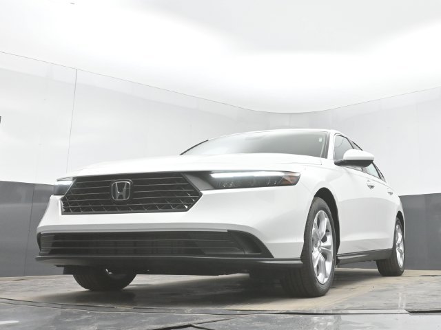 New 2026 Platinum White Pearl Honda LX image 32