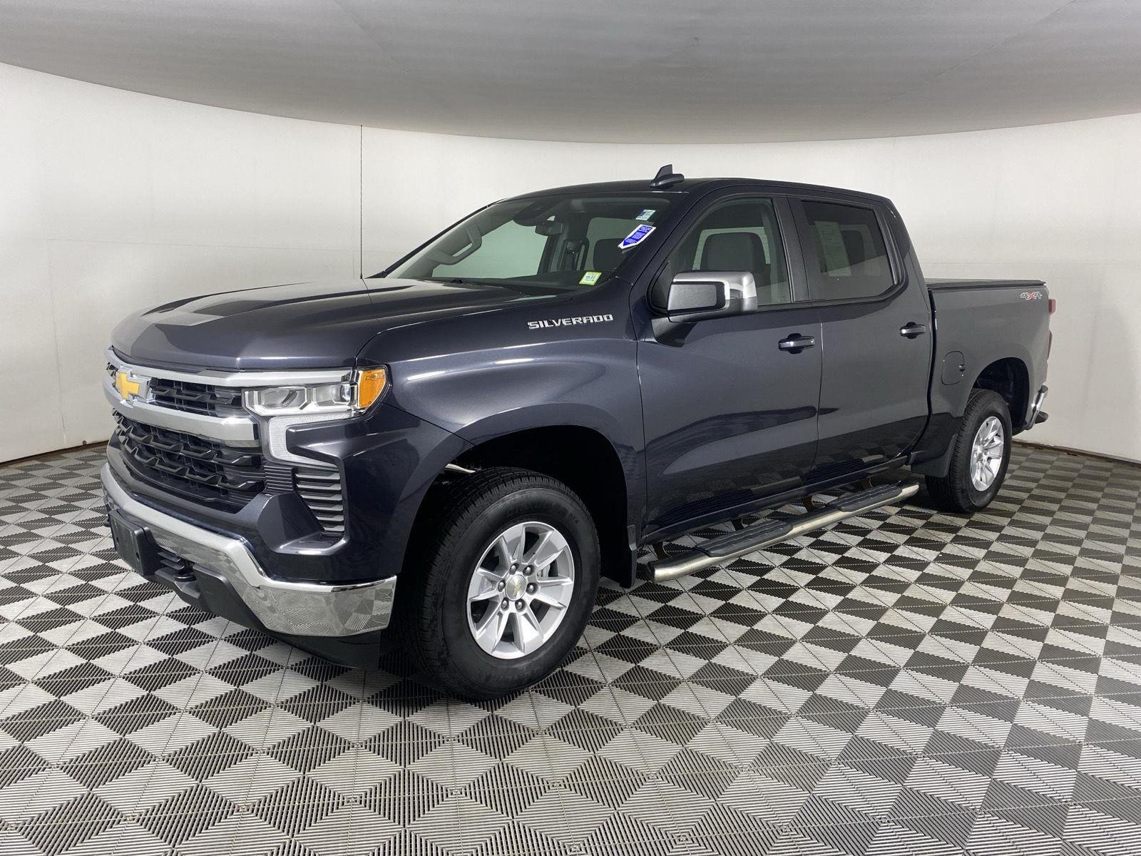 Used 2024 Ash Chevrolet LT image 3