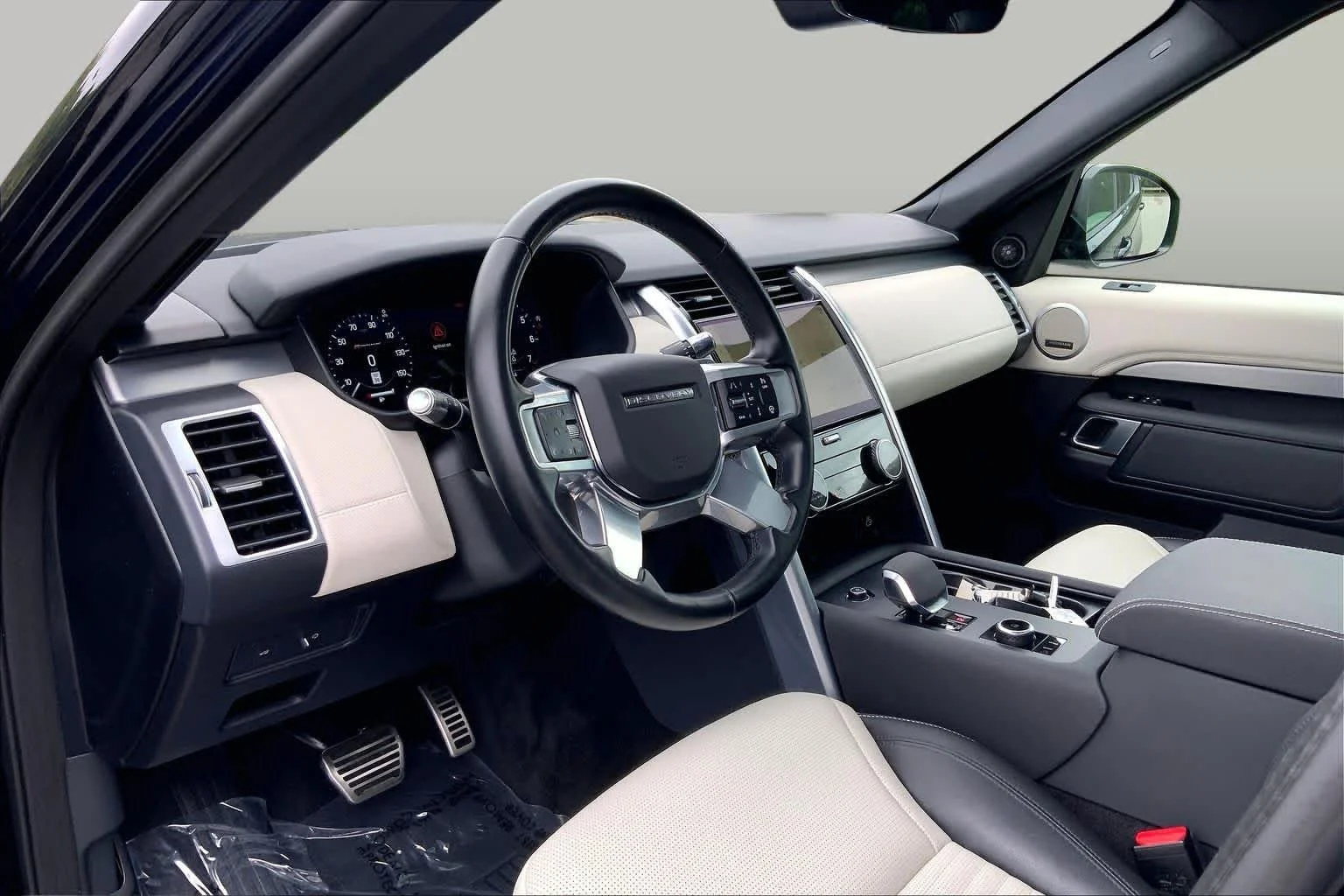 Used 2021 Portofino Blue Metallic Land Rover S R-Dynamic image 16