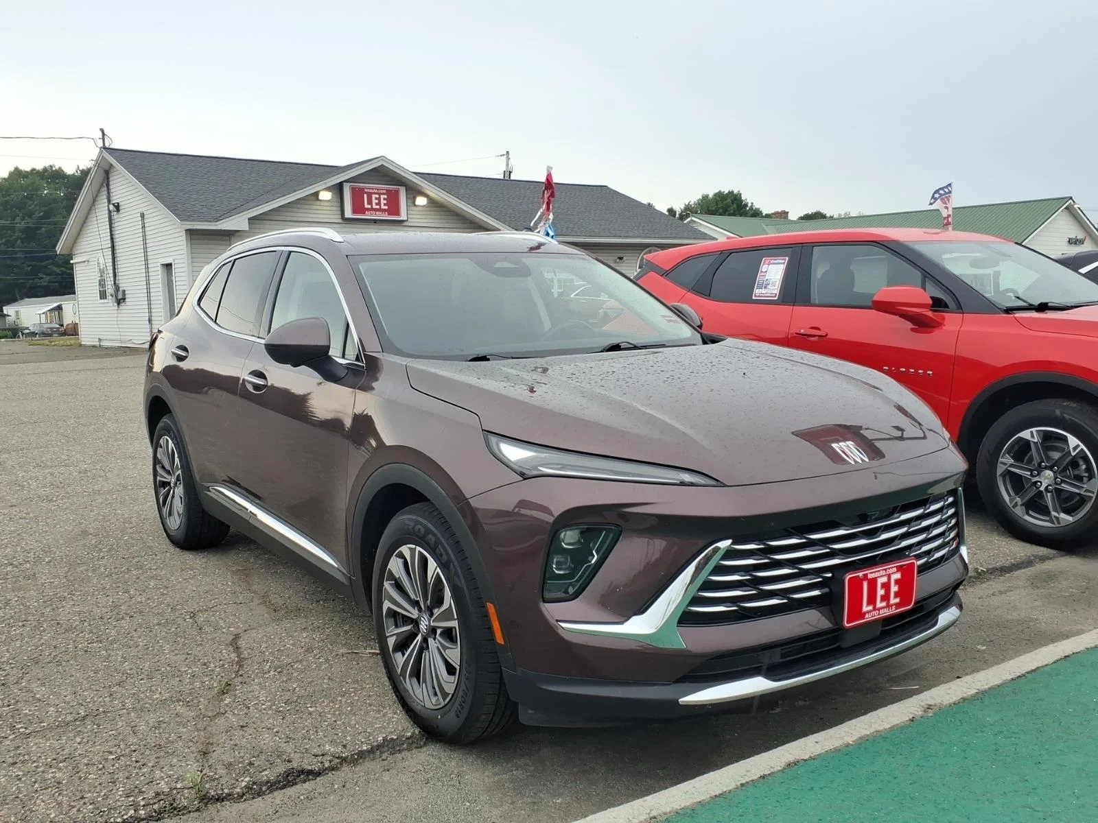 Used 2024 Amethyst Metallic Buick Preferred image 3