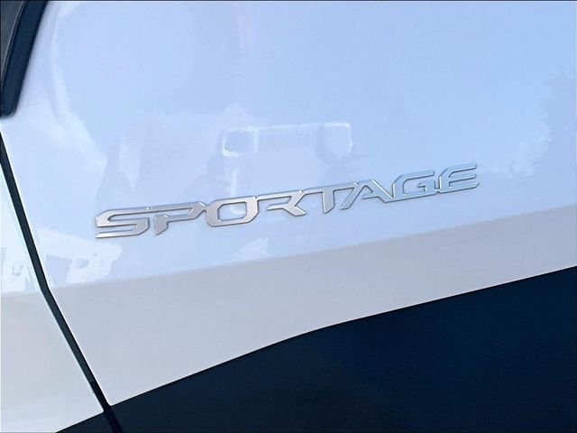 Used 2023 White Kia X-Line image 8
