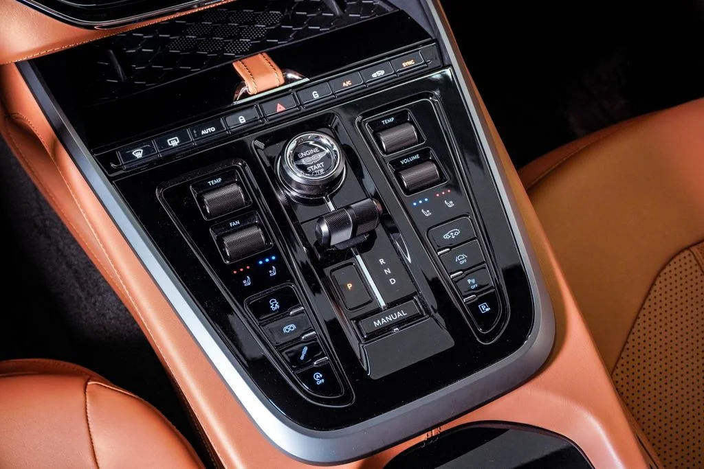 Used 2025 Q Oberon Black Aston Martin 707 image 29