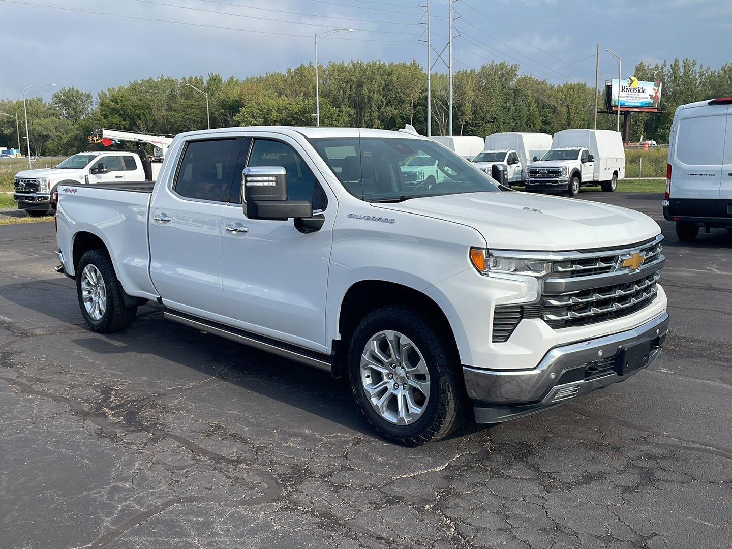 Used 2024 Summit White Chevrolet LTZ image 7