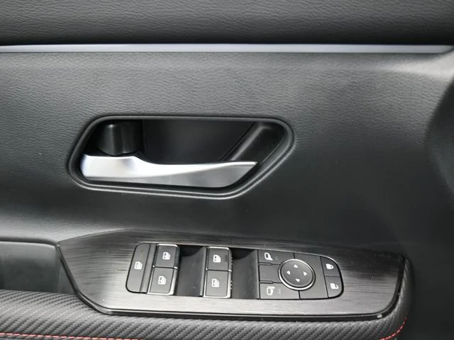 2025 Nissan Kicks SR - Photo 16