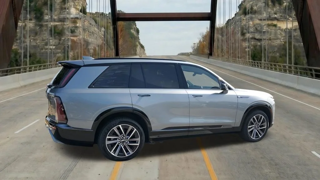 2026 Cadillac VISTIQ Sport - Photo 11