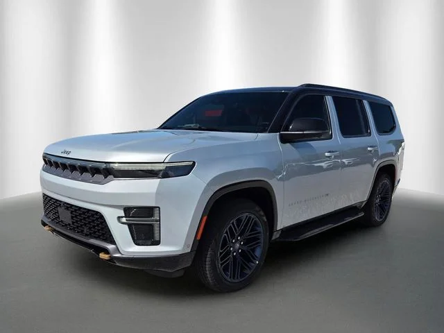New 2026 Silver-Zynith Exterior Paint Jeep 85th Anniversary Edition image 2