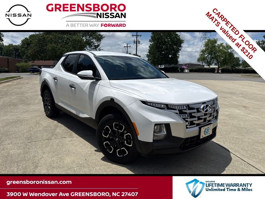 Used 2023 White Hyundai SEL image 1